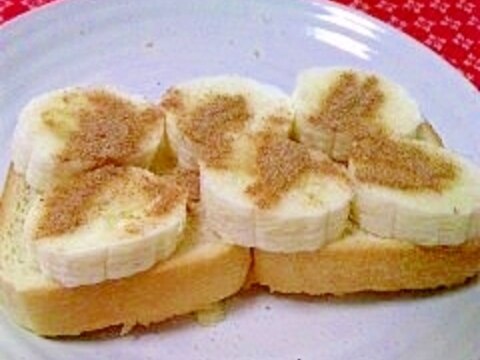 バナナのきな粉がけトースト
